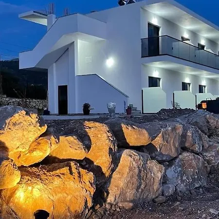Ambelas Getaways Himare Exterior photo