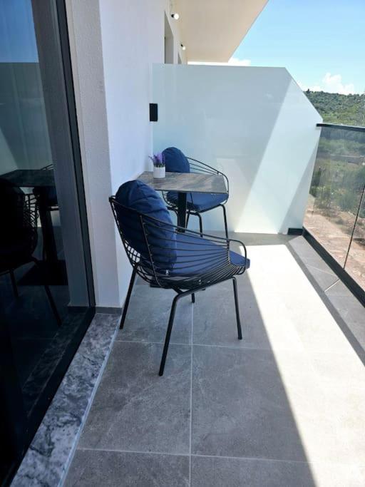 Ambelas Getaways * Himara